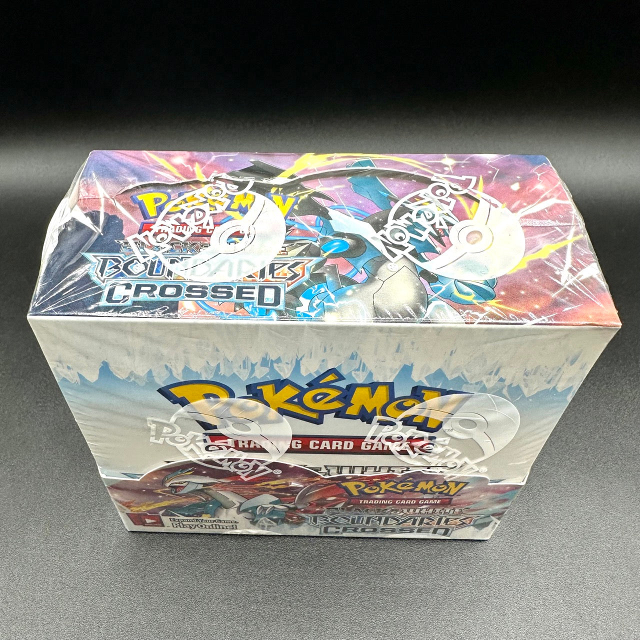 
                  
                    Image of a Pokémon Black and White Boundaries Crossed Booster Box, featuring 36 packs of 10 cards from the Boundaries Crossed expansion. Ideal for collectors and Pokémon players.
                  
                