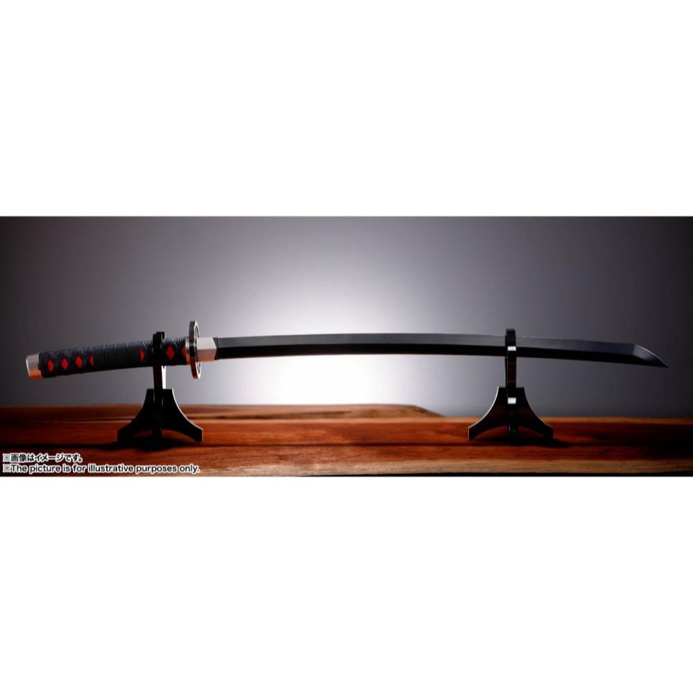 A life-sized Proplica replica of Tanjiro Kamado's Nichirin Sword from Demon Slayer: Kimetsu no Yaiba. The sword is made from ABS and diecast, featuring fine details, and can playback over 50 sounds from the anime.